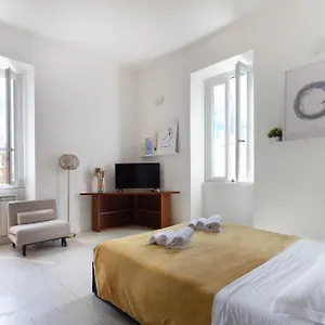 https://apt-aureum-luxury.it-romehotels.com